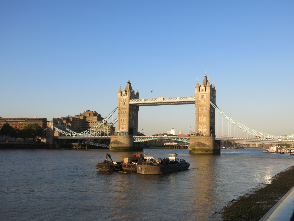 Ceru Pop-Up Tower Bridge