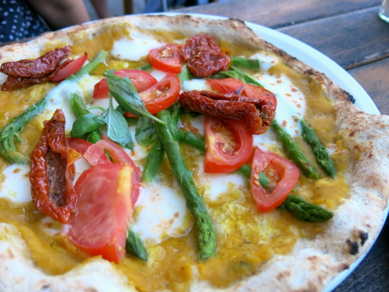 Zia Lucia, Holloway Road