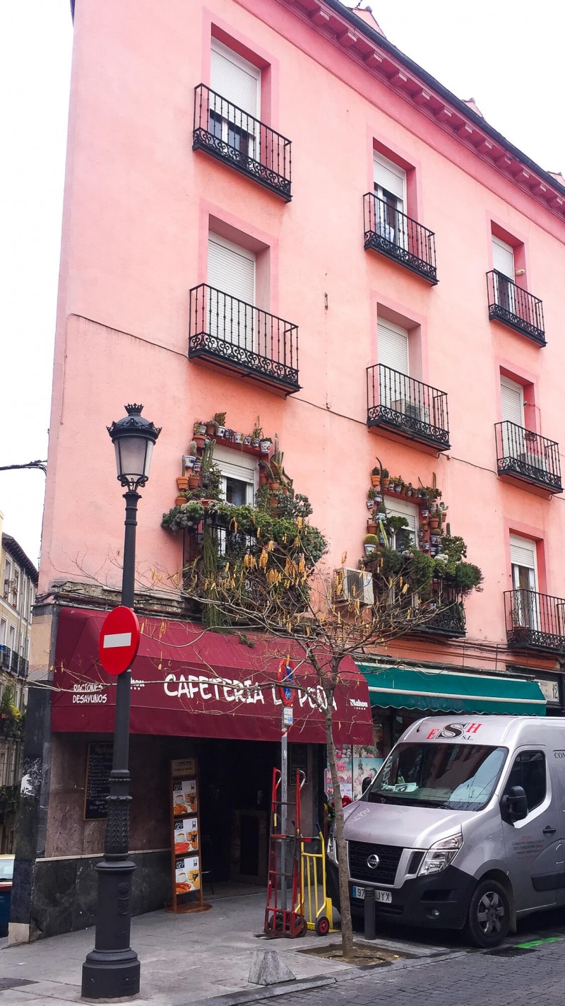 An easy to follow 3 day guide to Madrid, Spain. Includes great museums and galleries and where to eat in Madrid. Which neighbourhood you should stay in too.
